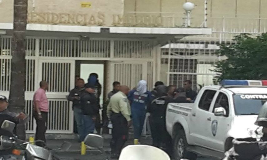El concejal de Chacao, Diego Sharifker, confirmó que los uniformados se llevaron a un grupo de entre ocho y 11 jóvenes.