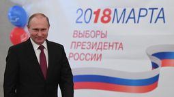 Según los sondeos a pie de urna, Putin habría ganado los comicios con un resultado aún mejor, del 73,9 %, mientras Grudinin sumaría un 11,2 % y Zhirinovski se quedaría con el 6,7 %. 