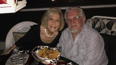 Foto sin fecha provista por Sarah Milewski donde se ve a sus padres Bill y Esther Ilnisky, una pareja de casados que falleció con minutos de diferencia debido al coronavirus, el 1 de marzo de 2021 en Florida.&nbsp;