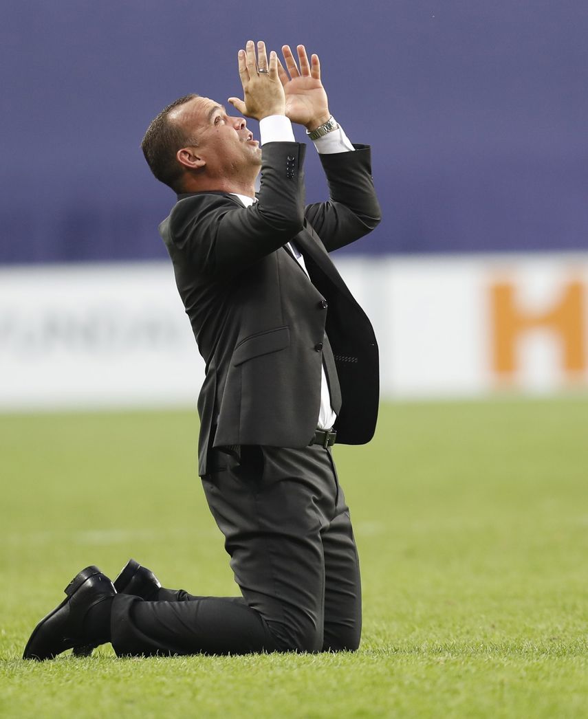 El tema de Marqués se ha vuelto bastante áspero, fue al hotel de concentración de la selección absoluta en Barcelona, conversamos del plan de trabajo y una semana después recibí un mensaje manifestando su negativa de venir al cuadrangular, agrega el mandamás de la selección de fútbol de Venezuela.