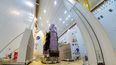 La Agencia Espacial Europea, se ve el Telescopio Espacial James Webb de la NASA durante su instalación en el cohete Ariane 5 que lo pondrá en órbita desde la Plataforma Espacial Europea en la Guyana Francesa.