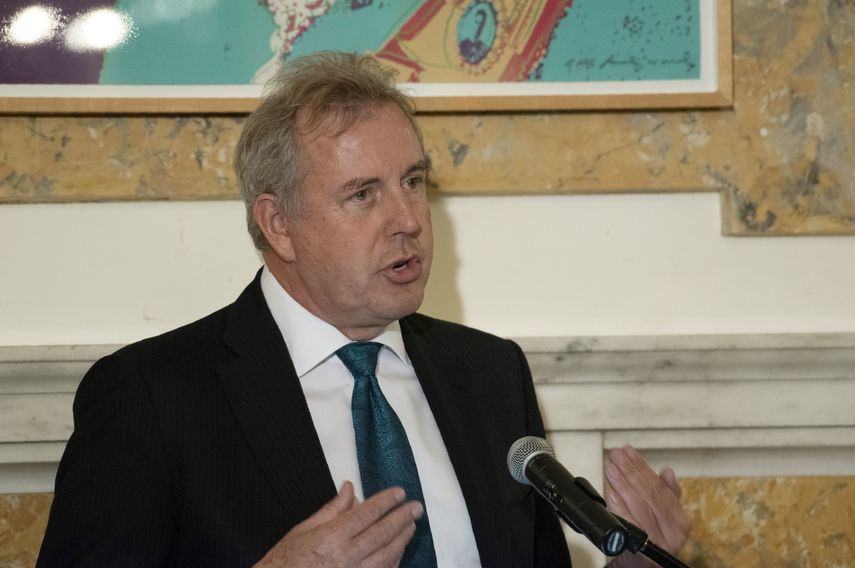 En esta imagen, tomada el 20 de octubre de 2017, el embajador de Gran Bretaña en Estados Unidos, Kim Darroch, durante un acto del National Economists Club en la embajada británica en Washington.