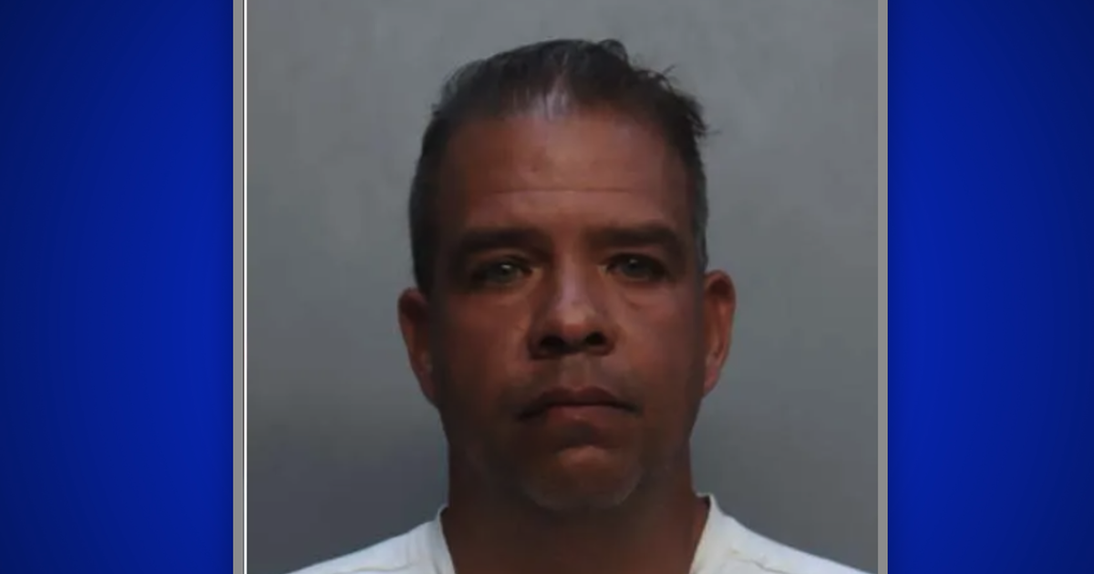 Arrestan en Miami a hombre acusado de estafar más de $280.000 a tiendas TJ Maxx y Marshalls