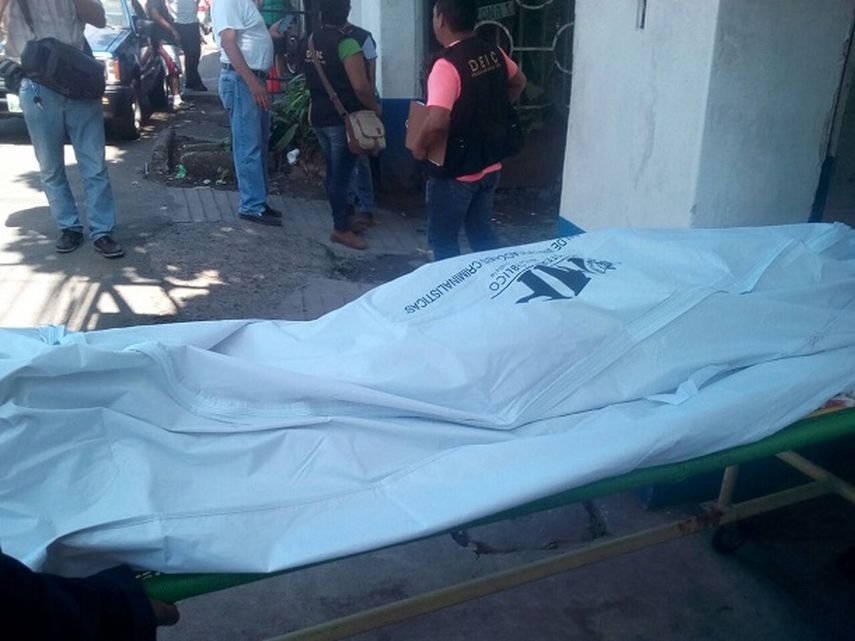 El ataque ocurrió en la calzada Álvaro Arzú, de Coatepeque, a 261 kilómetros de la capital, de donde trasladaron con heridas de bala a Lindaura Aceituno, de 36 años, a un centro asistencial (TWITTER: @stereo100xela)