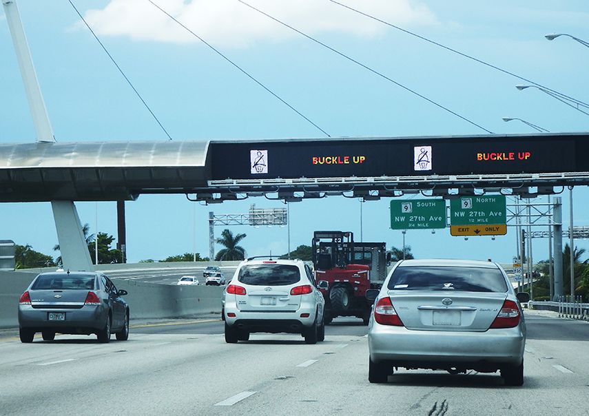 La autopista 836 en una de las vías más transitadas en la Florida. (JESÚS HERNÁNDEZ)