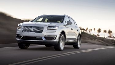 &nbsp;La versión Black Label, equipada con el motor V6 Ecoboost, puede acelerar de 0 a 60 millas por hora en apenas 5.9 segundos y alcanza una velocidad máxima de 135 millas.&nbsp;