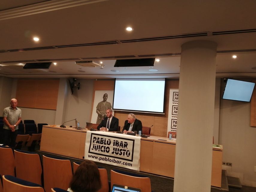 El abogado de Pablo Ibar, Joe Nascimento, y el portavoz de su asociación, Andrés Krakenberger.