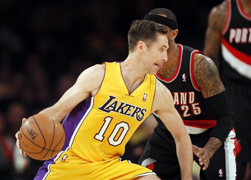 Una lesión en la espalda saca de la acción a Steve Nash