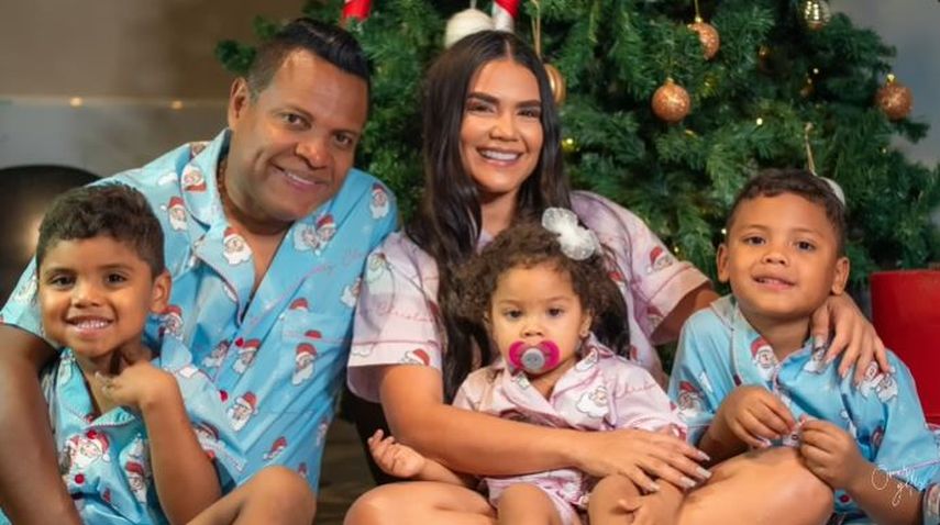 El compositor colombiano Omar Geles y su familia.