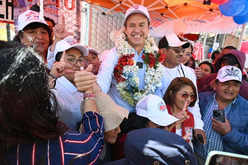 El expresidente de Bolvia (2001-2002), Jorge “Tuto” Quiroga, consolida su ventaja rumbo al balotaje.