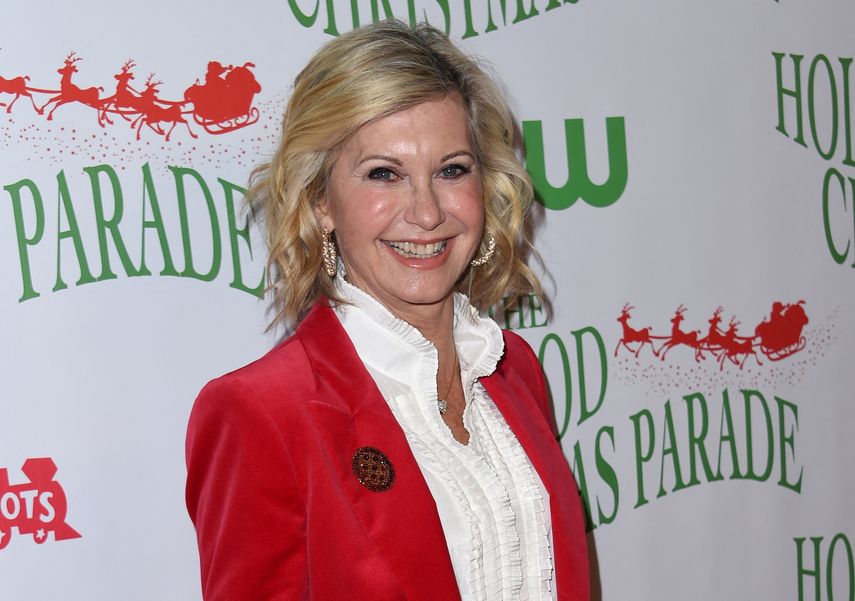 Olivia Newton John asiste al 85º desfile anual de Navidad de Hollywood en Hollywood Boulevard en Hollywood, el 27 de noviembre de 2016.
