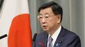 El jefe de despacho del gobierno japonés, Hirokazu Matsuno, ofrece una conferencia de prensa en la oficina del primer ministro, el martes 4 de octubre de 2022, en Tokio. 