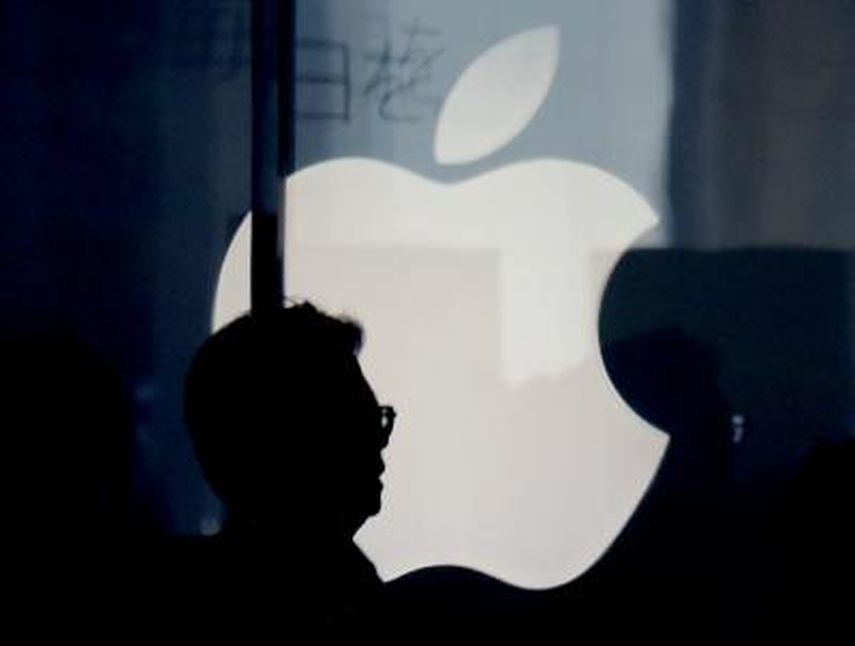 Expertos en seguridad dijeron haber descubierto una vulnerabilidad en el software de Apple que los ciberintrusos pueden usar para robar información delicada de iPhones o iPads