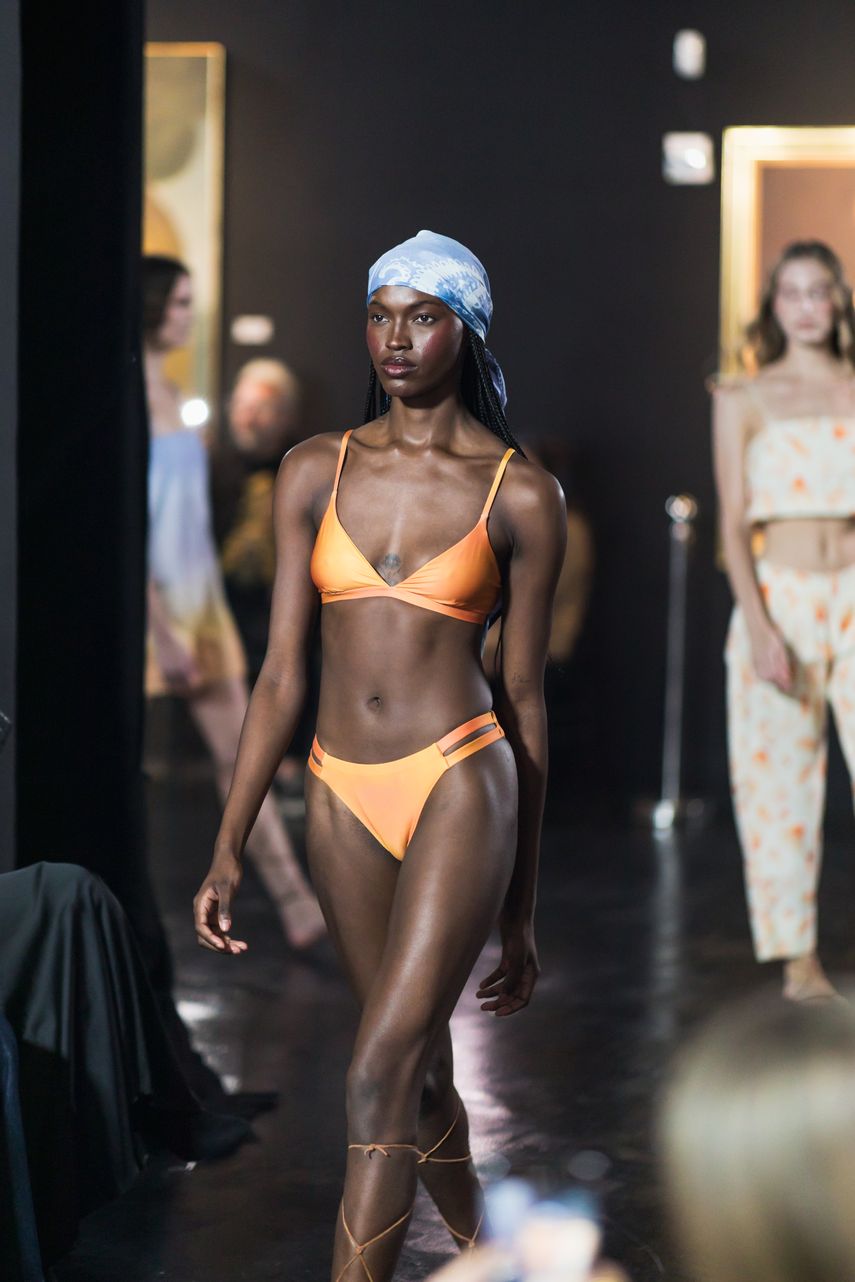 Colección sostenible de la diseñadora venezolana Sigal presentada en la Miami Fashion Week 2024.