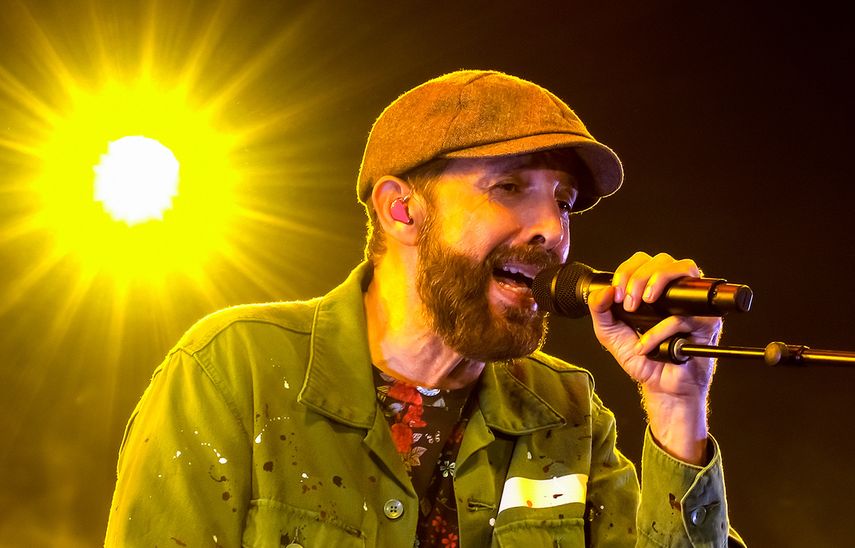 Juan Luis Guerra actúa en el American Airlines Arena, en Miami, el sábado 5 de octubre. 