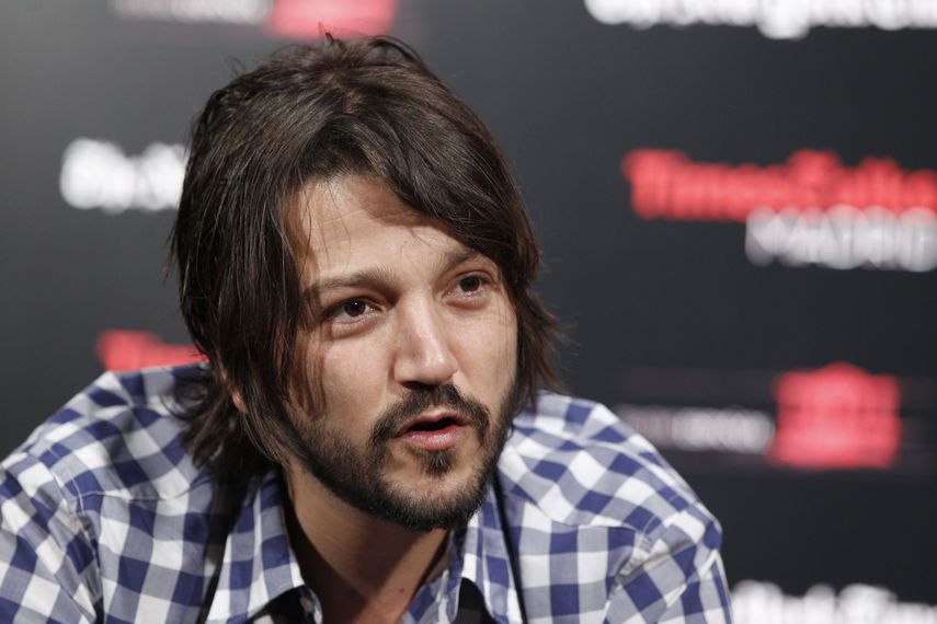 Lo que me gusta de esta serie es que no te dice que hay gente mala y gente buena. Te dice que hay un sistema que funciona porque hay gente en ambos lados de la frontera trabajando para él, dijo Luna.&nbsp;