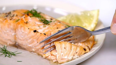 El salmón es una gran fuente de omega 3. 