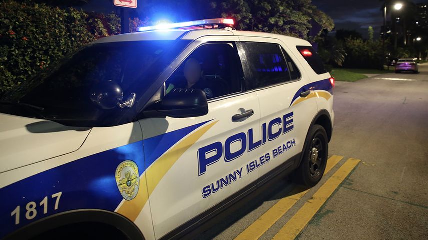 Una patrulla de la policía de Sunny Isles, al norte de Miami.