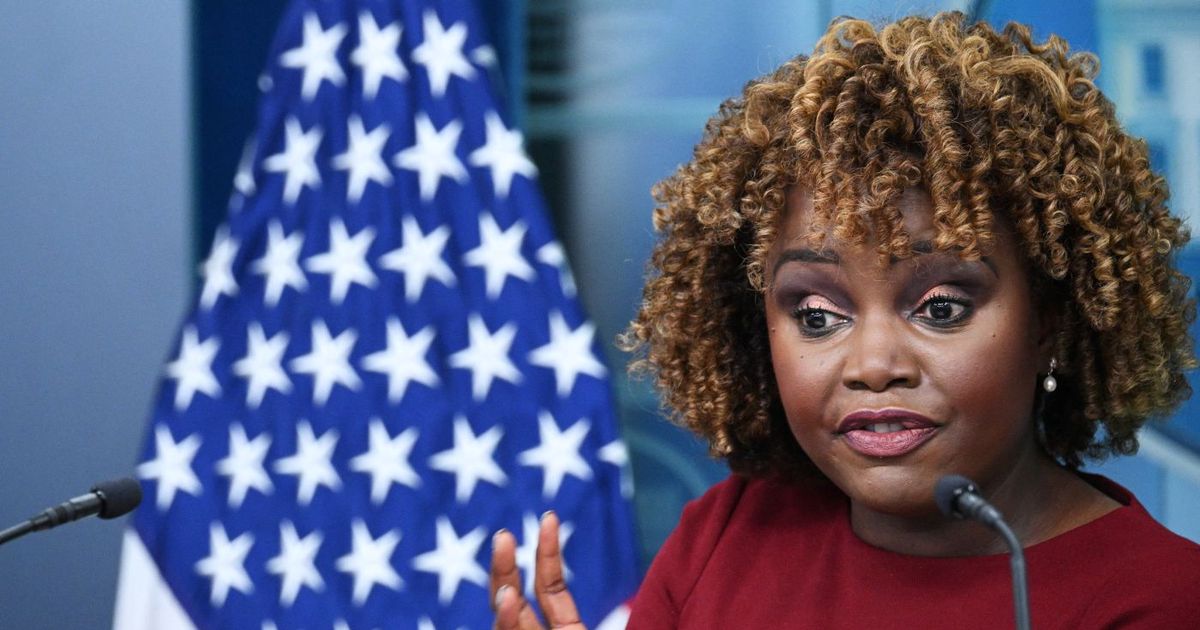 La vocera de Biden, Karine Jean-Pierre, abandona el Partido Demócrata