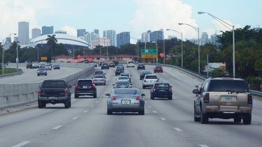 Más de dos millones de personas conducen vehículos por las calles y autpistas del Gran Miami.
