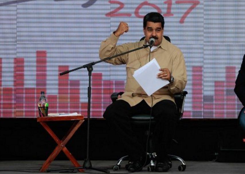 Yo, como jefe de Estado, asumo a través del diálogo y la Constitución la tarea de resolver hoy mismo el impase que ha surgido entre el Ministerio Público (MP) y el Tribunal Supremo de Justicia, dijo Nicolás Maduro en transmisión televisiva.