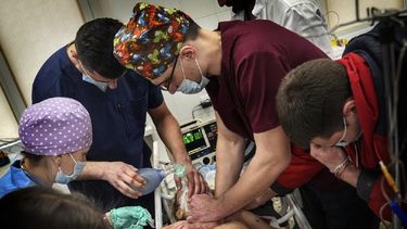 Ucrania denuncia bombardeo en escuela y está dispuesta a negociar