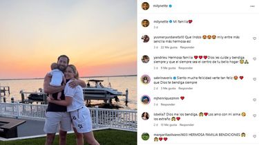 La modelo venezolana Migbelis Castellanos, su esposo Jason Unanue y su hijo Caden.