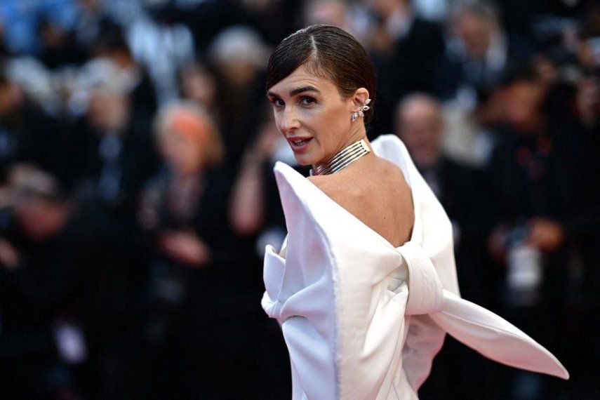 La actriz española Paz Vega posa en la alfombra del Festival de Cine de Cannes 2024.