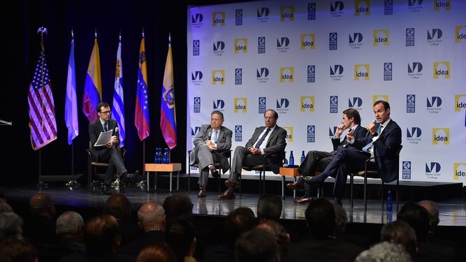 Fotograf&iacute;a de archivo de expresidentes de Latinoam&eacute;rica y Espa&ntilde;a que participan en el foro sobre la reinvenci&oacute;n de los partidos pol&iacute;ticos convocado por la C&aacute;tedra Nelson J. Mezerhane G., el Grupo Idea y el Miami Dade.&nbsp;