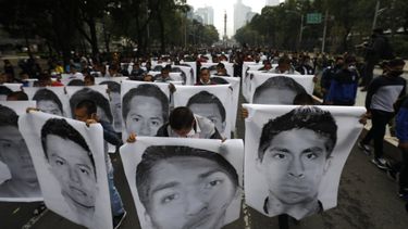México ordena arresto en caso de estudiantes desaparecidos