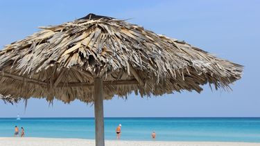 El precio del paquete en el hotel más barato es casi cinco veces superior al salario mínimo de los cubanos en la isla