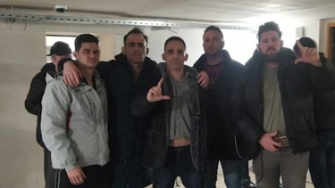 Emigrantes cubanos retenidos en un centro migratorio en Ucrania.