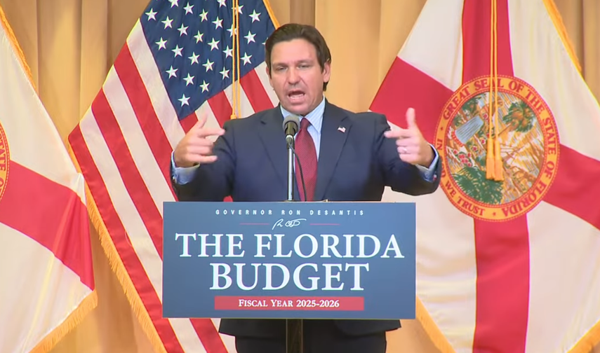Ron DeSantis, gobernador de Florida, firma el presupuesto para el año fiscal 2025-2026