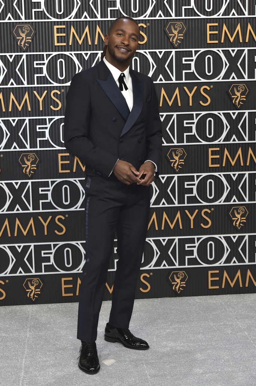 Scott Evans llega a la 75ª edición de los premios Emmy el lunes 15 de enero de 2024 en el Peacock Theatre de Los Ángeles.