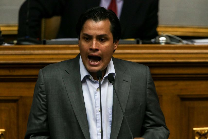 Pagan siete dólares por cada kilo de alimento, de carne que le están comprando a Brasil. Con esa cantidad nosotros podemos producir 14 kilogramos más, denunció el diputado opositor Carlos Paparoni.