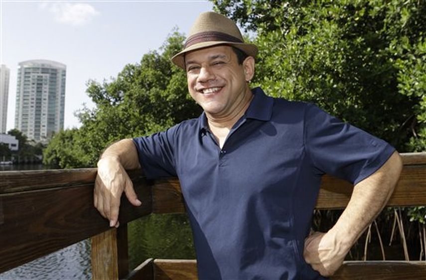 El popular humorista venezolano, cuyos programas de TV fueron cancelados en su país, se encuentra en EEUU para presentar su obra La piñata latinoamericana. (AP Foto/Alan Díaz)