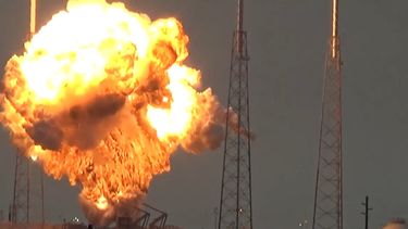 Captura de video del momento de la explosión del Amos 6, de factura israelí. (USLaunchReport)