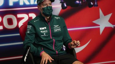 El piloto alemán Sabastian Vettel en contra de los GP de Arabia Saudita y Catar