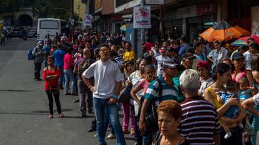 El transporte público se vio afectado luego de que la falla dejara sin servicio al Metro de Caracas.