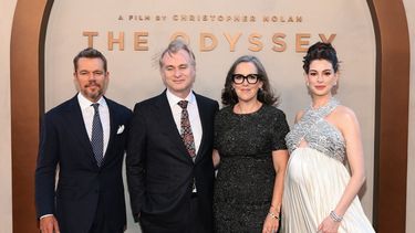 Matt Damon, Christopher Nolan, Emma Thomas y Anne Hathaway asisten al estreno de La Odisea, presentada por Universal Pictures, el 14 de julio de 2026 en la ciudad de Nueva York.