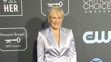Close se anota un segundo triunfo en la temporada de premios.