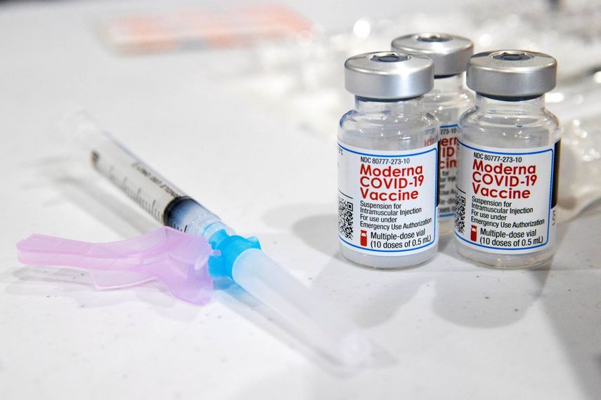 En esta fotografía del 9 de enero de 2021 se ven dosis de la vacuna contra el coronavirus desarrollada por Moderna, en Throop, Pensilvania.&nbsp;