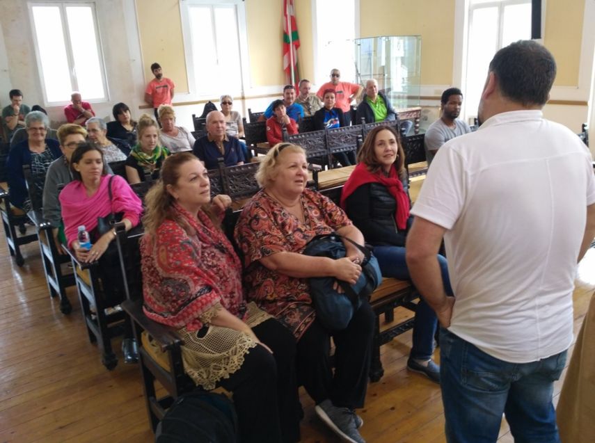 El&nbsp;encuentro del que participan Aleida Guevara y Castro Espín es organizado por la asociación procastrista Euskadi-Cuba.