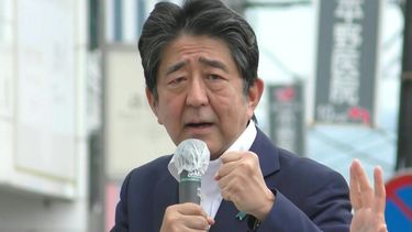 &nbsp;El ex primer ministro japonés Shinzo Abe murió el viernes horas después de sufrir un ataque con arma de fuego en un acto de campaña política en Nara (oeste), informaron la cadena pública NHK y la agencia de noticias Jiji.