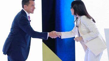 Candidatos ecuatorianos durante el debate del 1 de octubre 2023