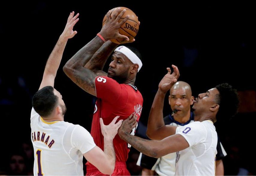 El Heat necesita evitar una dependencia excesiva sobre LeBron. (AP)