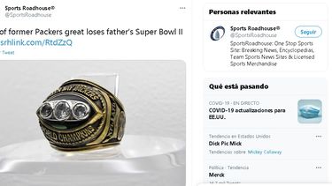 De acuerdo con Mike Kostelnik, durante un viaje que realizó entre Indiana y Ohio para visitar a sus hijas extravió el anillo del Super Bowl II que ganó su padre en 1968.