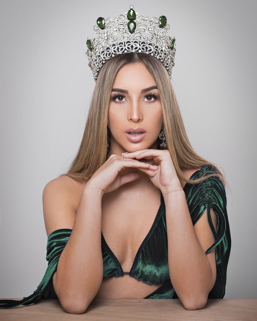 La rubia tambi&eacute;n es modelo, habla ingl&eacute;s, italiano intermedio y franc&eacute;s b&aacute;sico y juega voleibol.