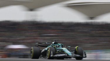 El piloto canadiense de Aston Martin, Lance Stroll, conduce durante el Gran Premio de China de Fórmula 1 en el Circuito Internacional de Shanghái, el 23 de marzo de 2025. 