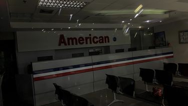 Fotografía de una oficina de venta de boletos de la aerolínea American Airlines en Caracas el 15 de mayo de 2019.
